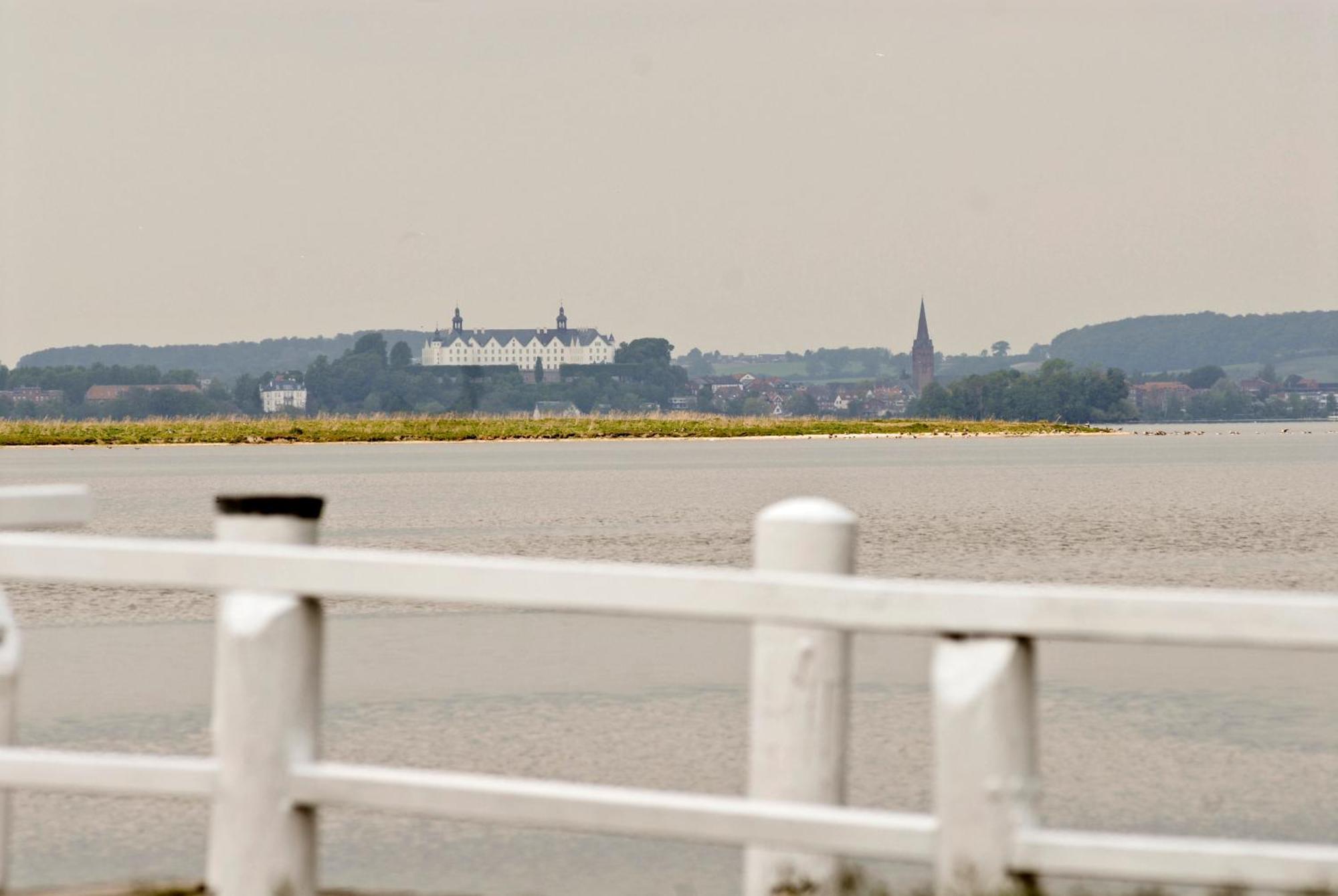 Strauers Hotel Am See Bosau Buitenkant foto