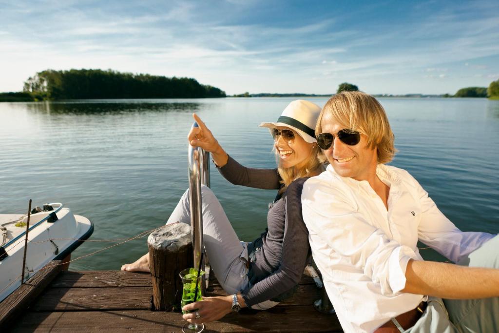 Strauers Hotel Am See Bosau Buitenkant foto