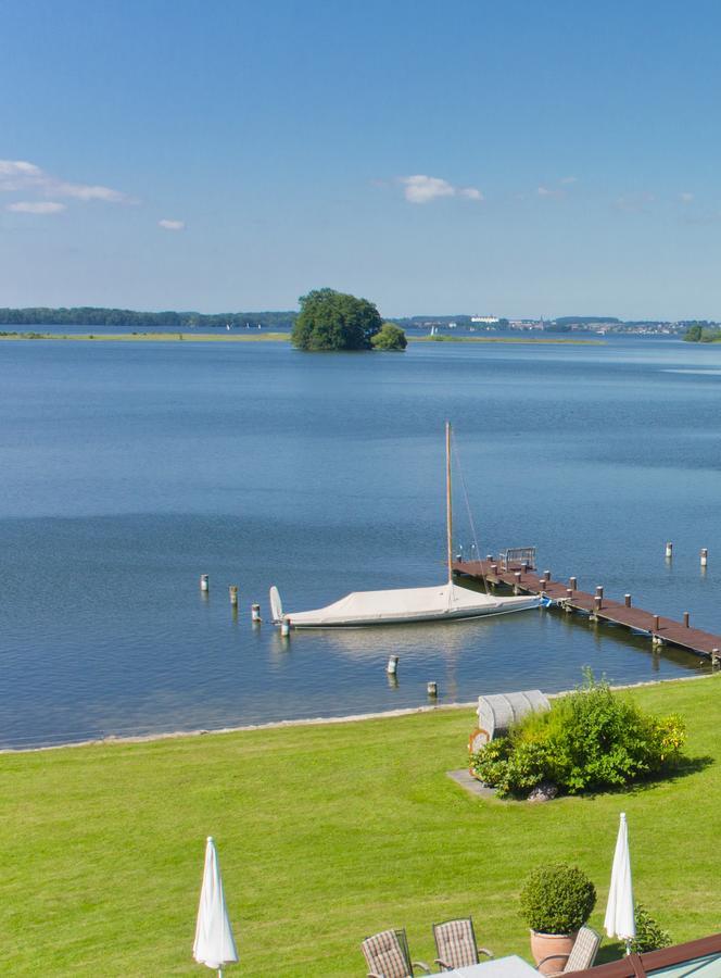 Strauers Hotel Am See Bosau Buitenkant foto